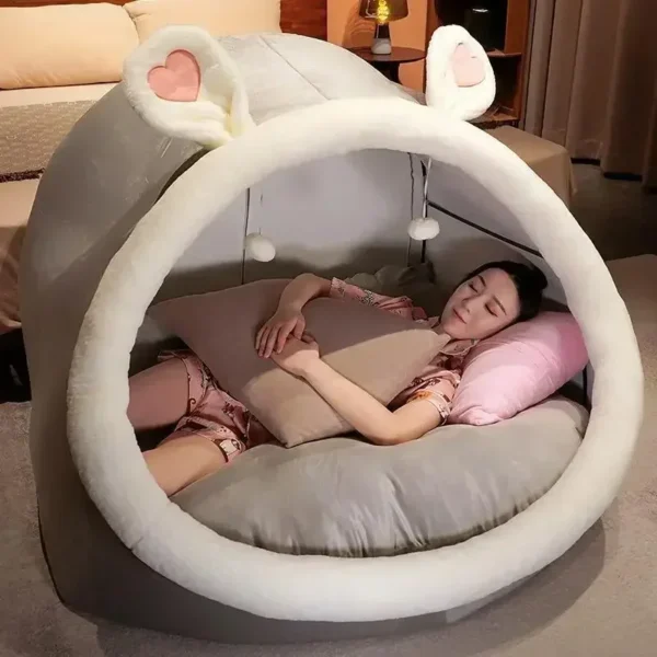 LARGE CARTOON STYLE PET NEST SUITABLE FOR LIVING WITH DOGS AND CATS - Image 2