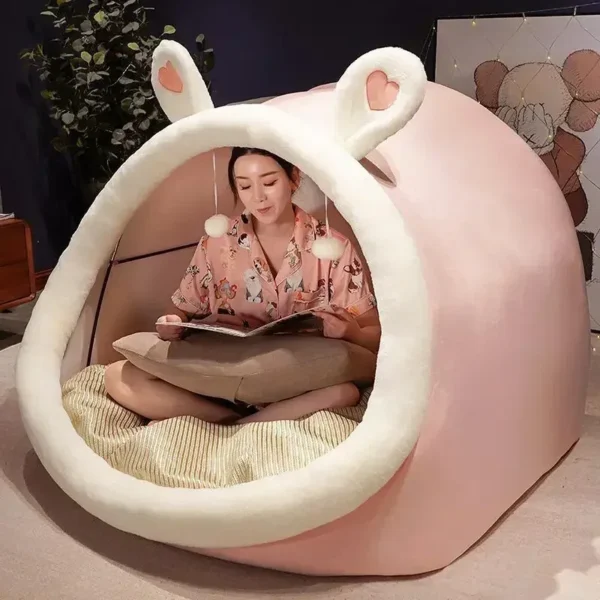 LARGE CARTOON STYLE PET NEST SUITABLE FOR LIVING WITH DOGS AND CATS